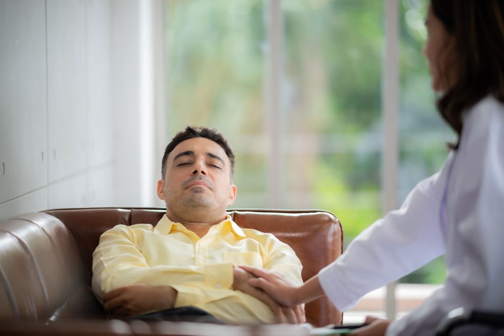 Doctor and patient in a clinic.